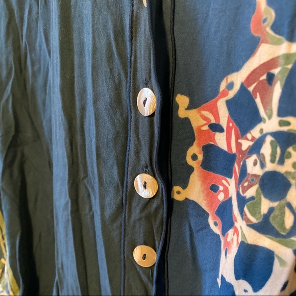 Blue Sky women’s button up 3/4 sleeve Hawaiian style printed button up top - L - Picture 4 of 12